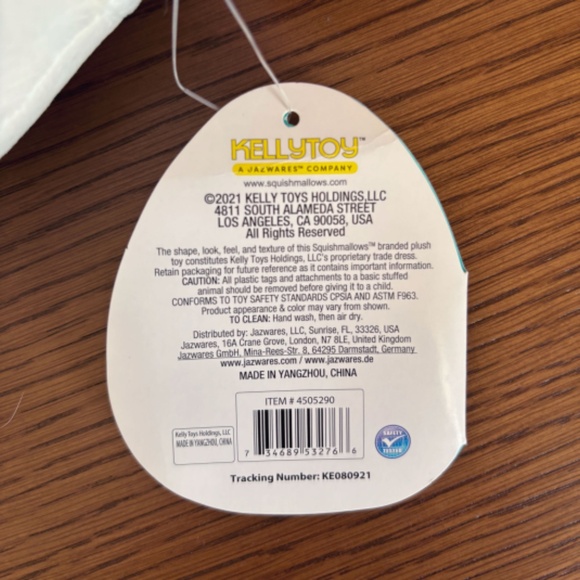 Squishmallows 8" Belozi the Cow US Exclusive - Picture 6 of 7